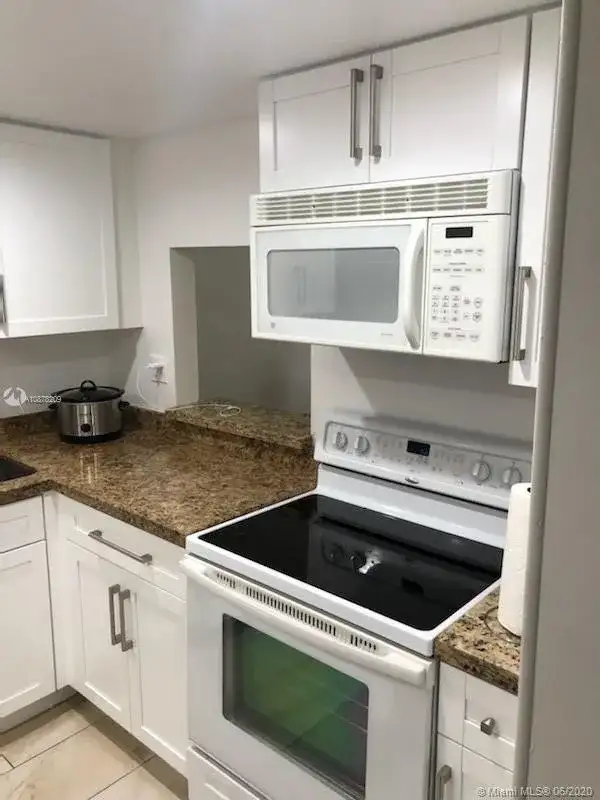 4394 NW 9th Ave # 1G, Deerfield Beach FL 33064 photo 2