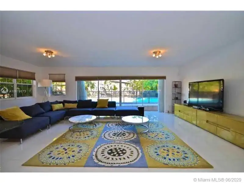 8033 Noremac Ave, Miami Beach FL 33141 photo 2