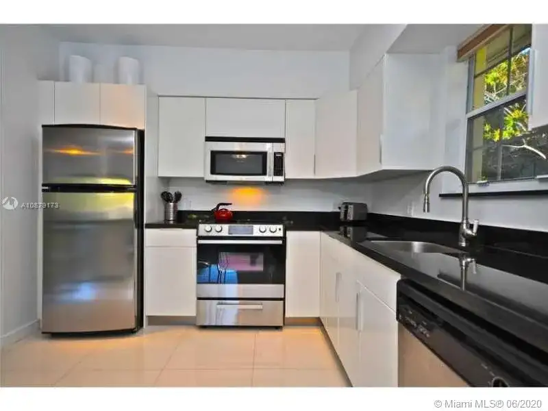 8033 Noremac Ave, Miami Beach FL 33141 photo 4
