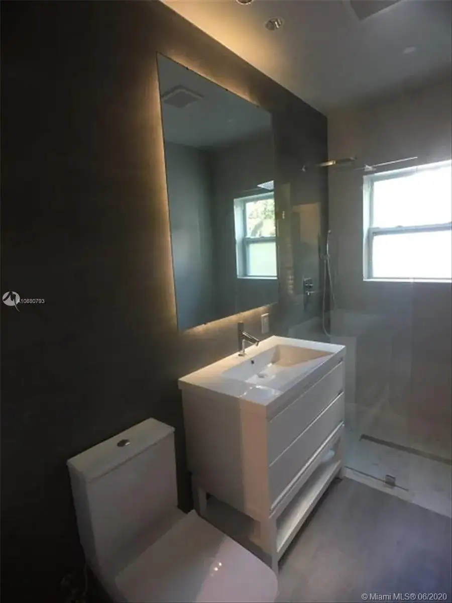 6832 Mindello St, Coral Gables FL 33146 photo 3