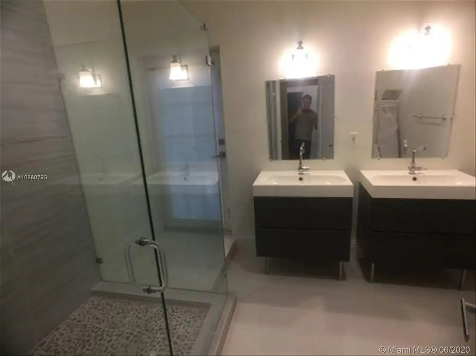 6832 Mindello St, Coral Gables FL 33146 photo 4