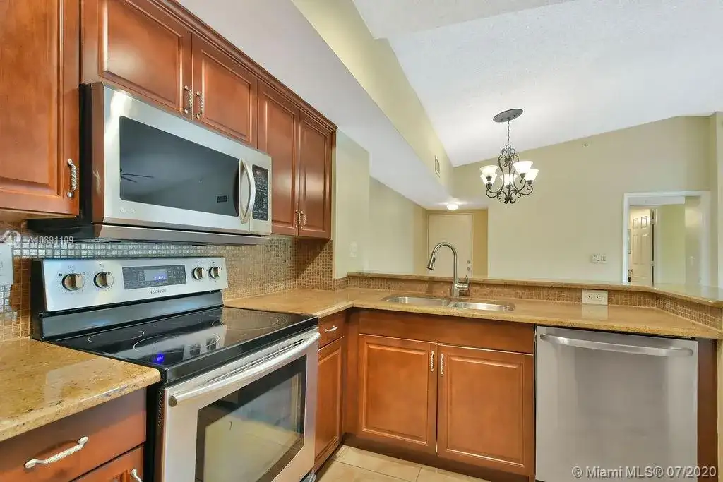 2640 S University Dr # 316, Davie FL 33328 photo 2