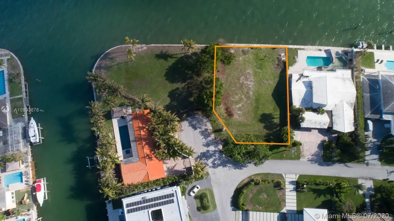 11404 N Bayshore Dr, North Miami FL 33181 photo 5