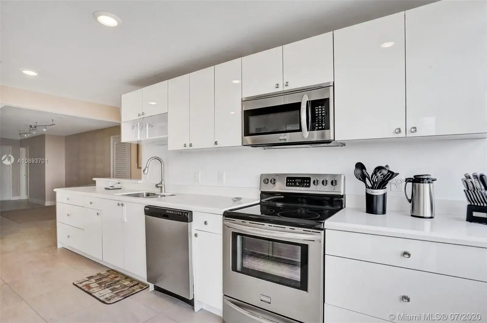 18051 Biscayne Blvd # 1804, Aventura FL 33160 photo 5