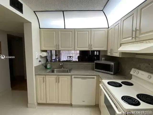 3470 Foxcroft Rd # 204, Miramar FL 33025 photo 3