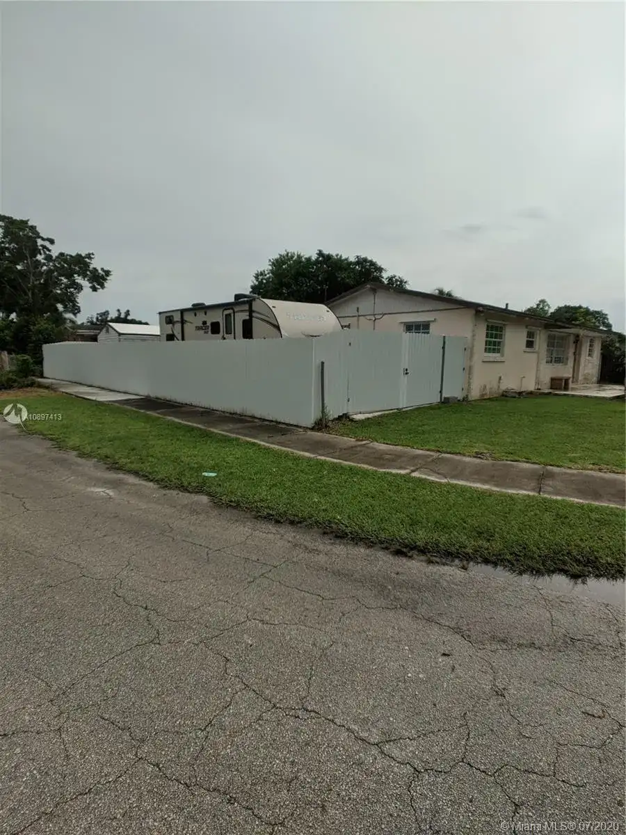 14954 SW 298th Ter, Homestead FL 33033 photo 4