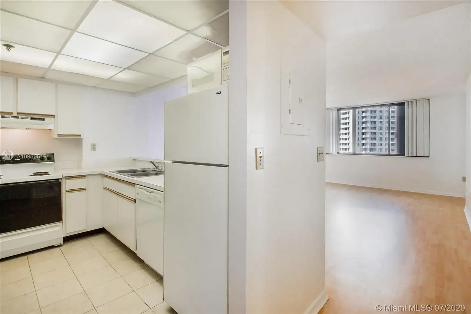 540 Brickell Key Dr # 1200, Miami FL 33131 photo 3
