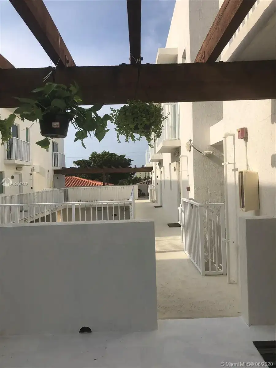 630 85th St # 201, Miami Beach FL 33141 photo 2