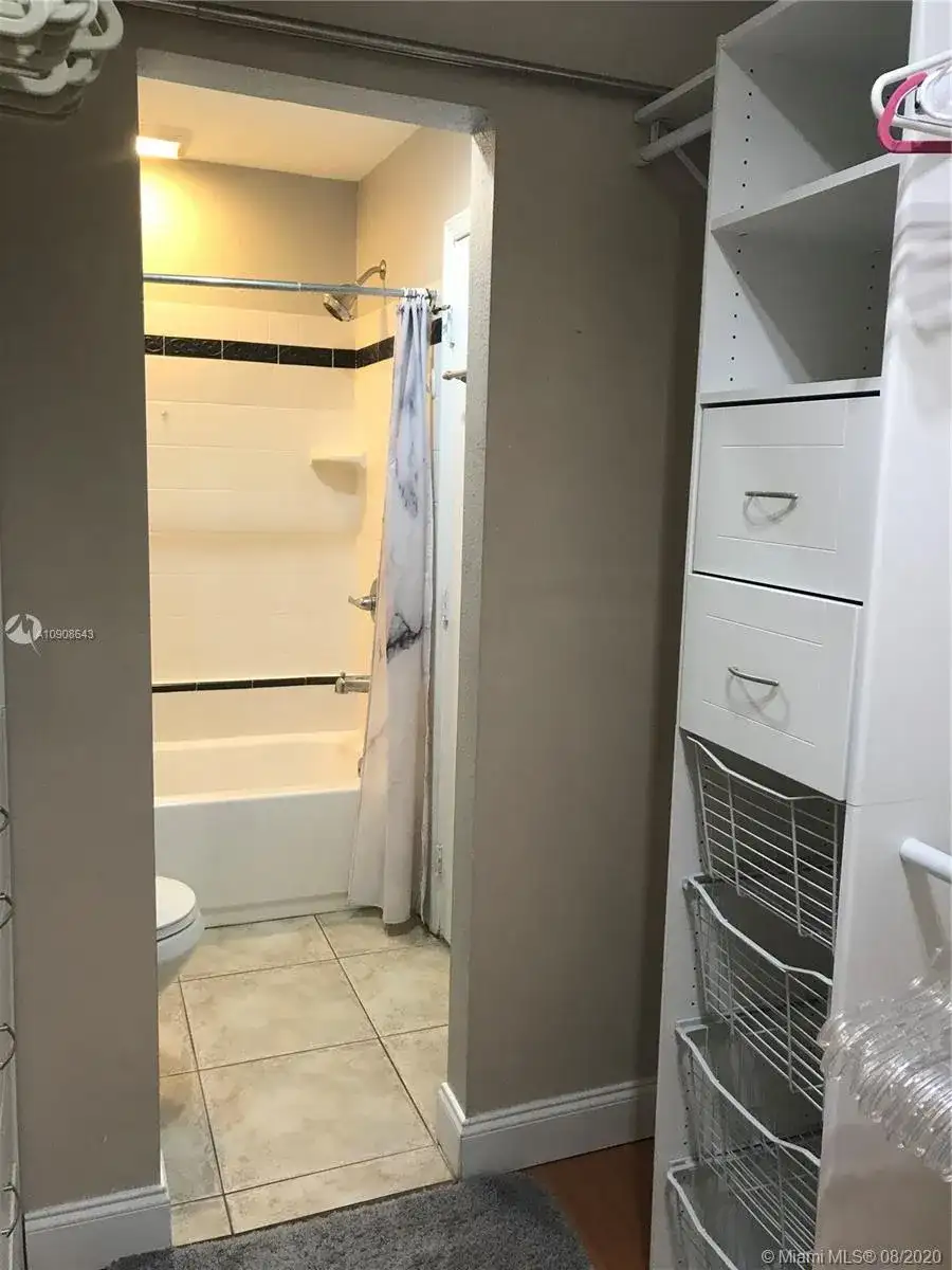 20 Laredo Pl # 1, Davie FL 33324 photo 5