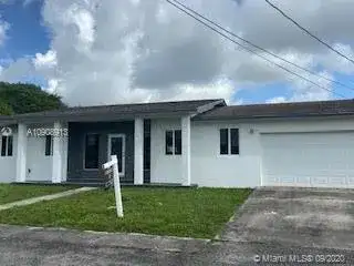 700 NW 9th Ct, Hallandale Beach FL 33009 photo 3