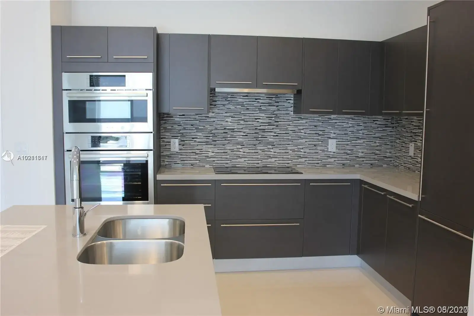 7661 NW 107th Ave # 810, Doral FL 33178 photo 2