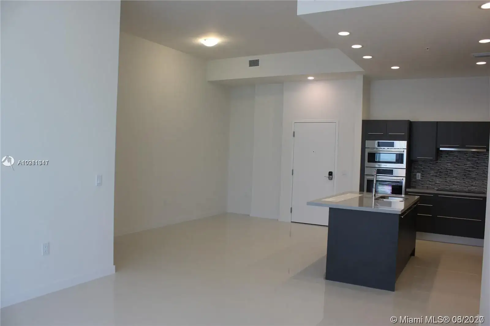 7661 NW 107th Ave # 810, Doral FL 33178 photo 4