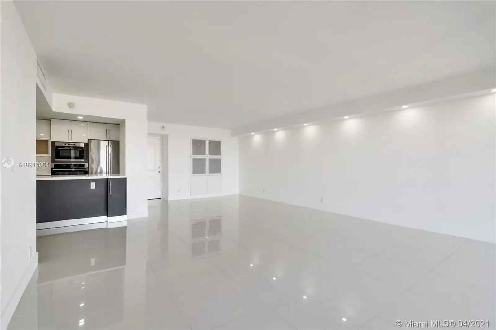 100 Bayview Dr # 904, Sunny Isles Beach FL 33160 photo 4
