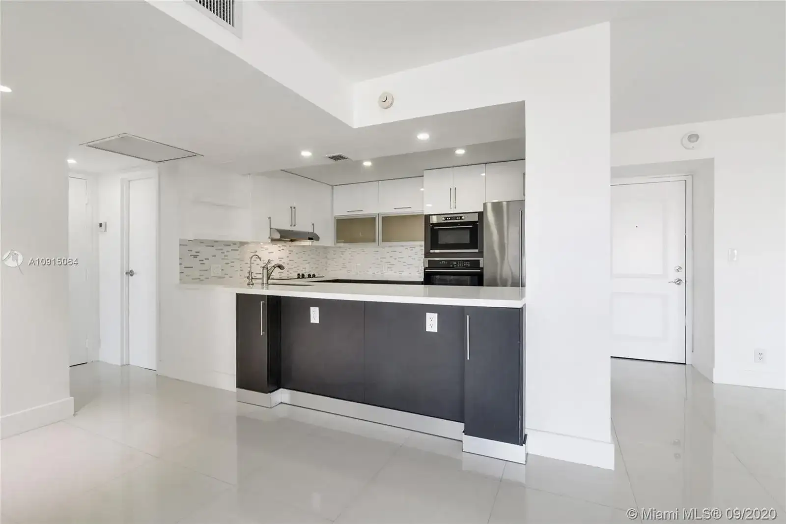 100 Bayview Dr # 904, Sunny Isles Beach FL 33160 photo 5