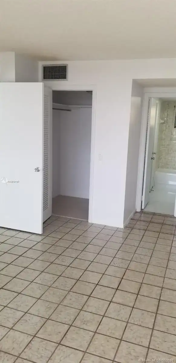 15600 NW 7th Ave # 821, Miami FL 33169 photo 4