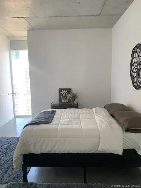 151 SE 1st St # 3001, Miami FL 33131 photo 5