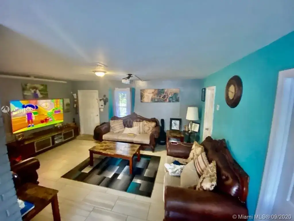 7821 Normandy St, Miramar FL 33023 photo 3