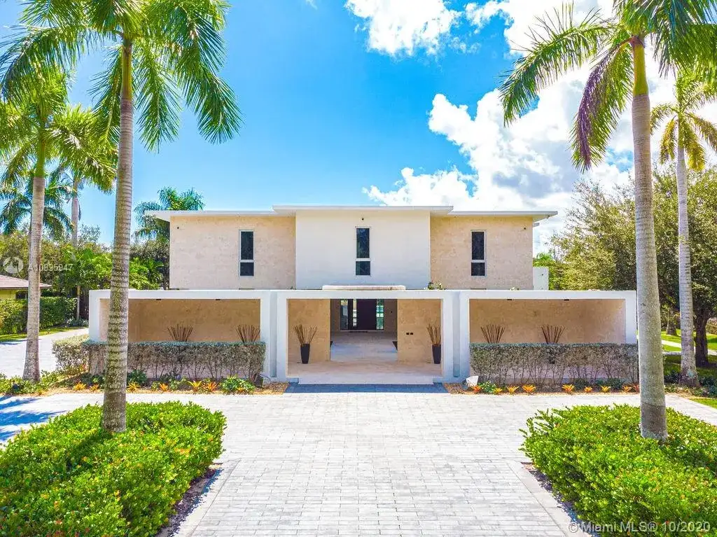 7450 SW 102nd St, Pinecrest FL 33156 photo 2