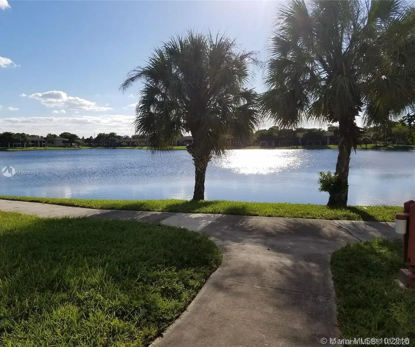216 Lake Pointe Dr # 120, Oakland Park FL 33309 photo 2
