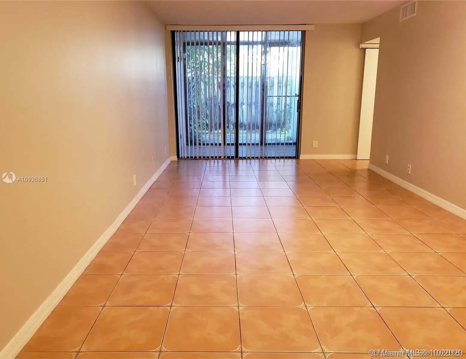 216 Lake Pointe Dr # 120, Oakland Park FL 33309 photo 5