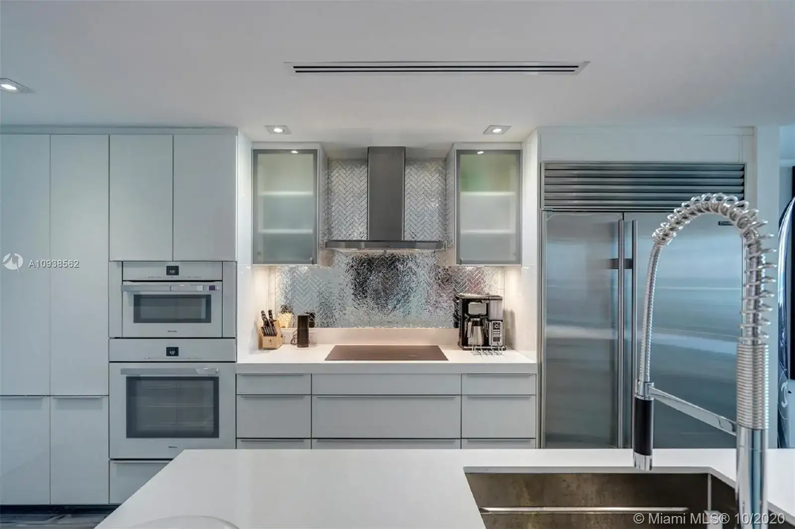 3801 Collins Ave # 1104, Miami Beach FL 33140 photo 4