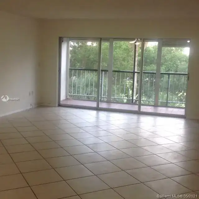 200 178th Dr # 410, Sunny Isles Beach FL 33160 photo 3