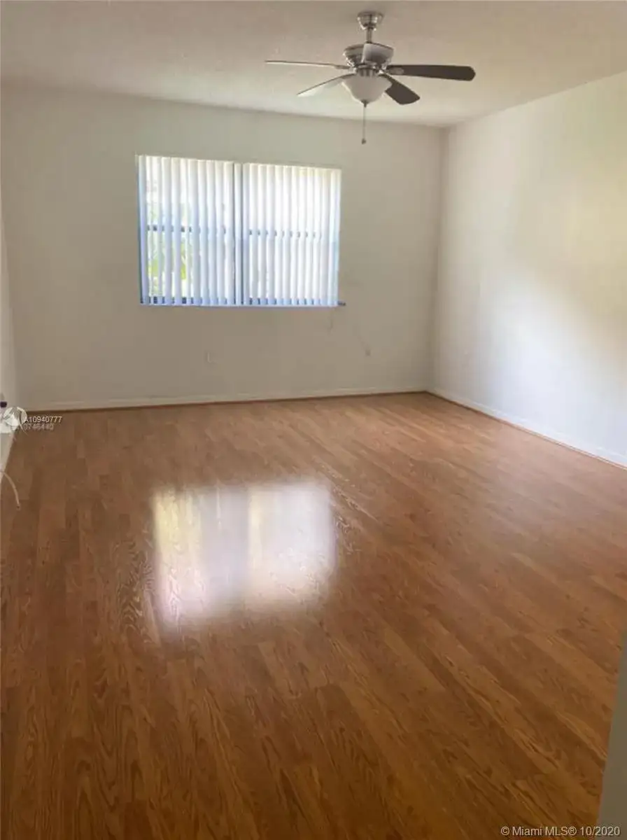 491 Ives Dairy Rd # 5, Miami FL 33179 photo 5