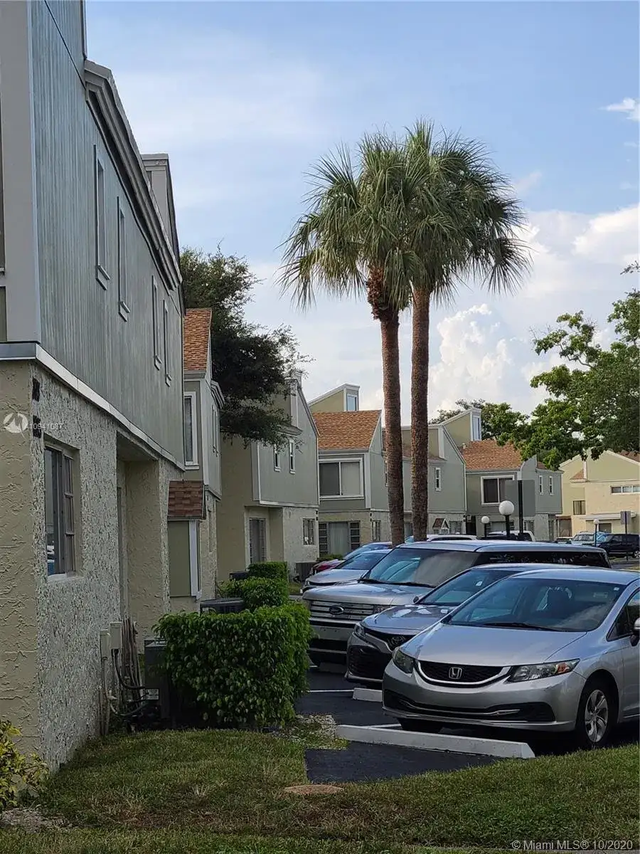 8007 Lagos De Campo Blvd # 4, Tamarac FL 33321 photo 3
