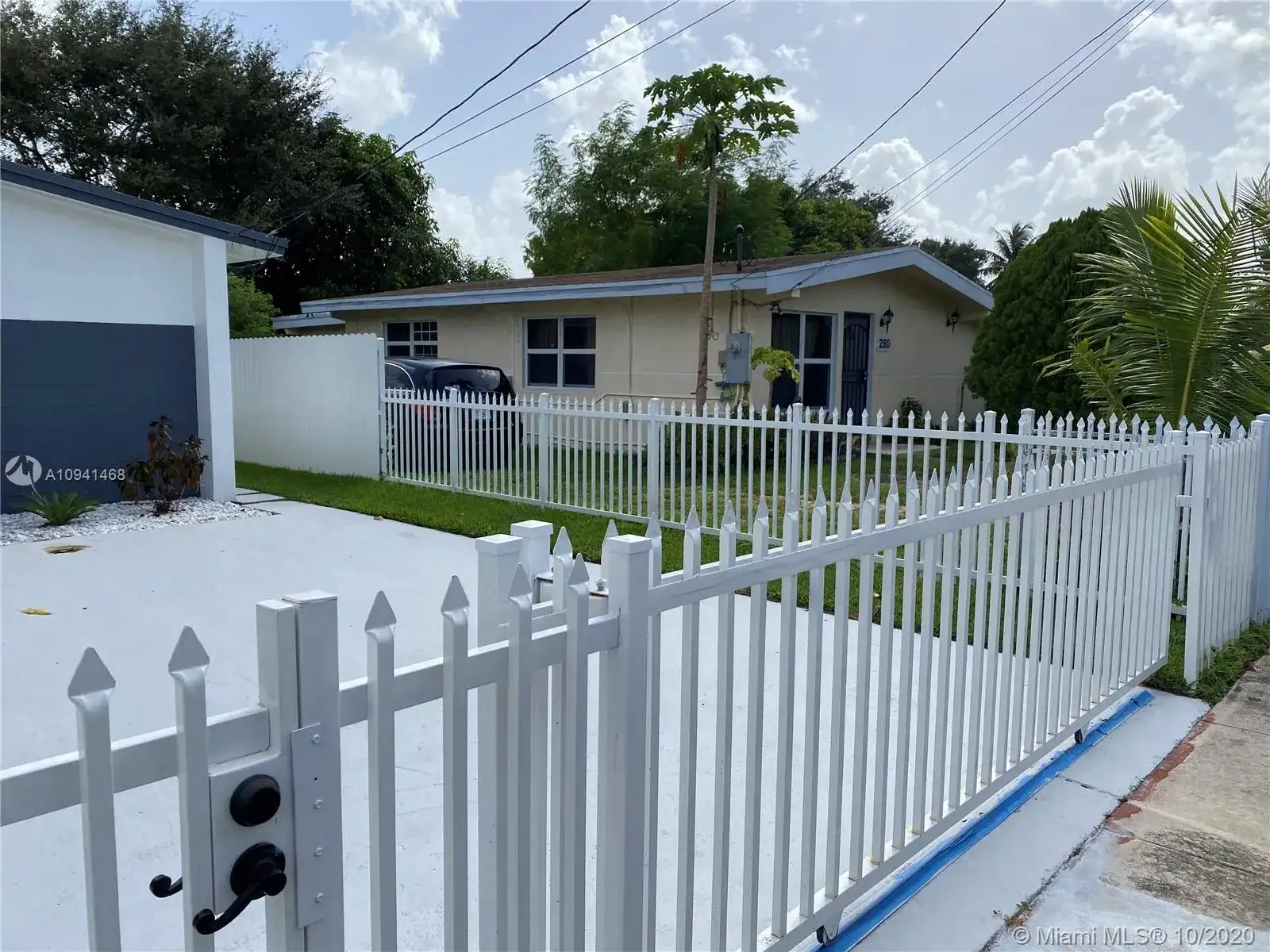 290 NE 171st Ter, North Miami Beach FL 33162 photo 3