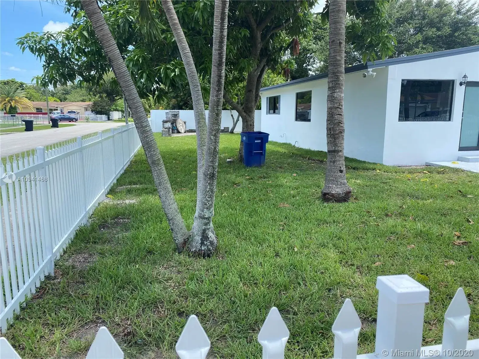 290 NE 171st Ter, North Miami Beach FL 33162 photo 4