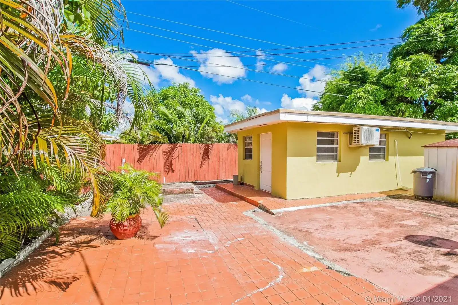 241 E 36th St, Hialeah FL 33013 photo 3