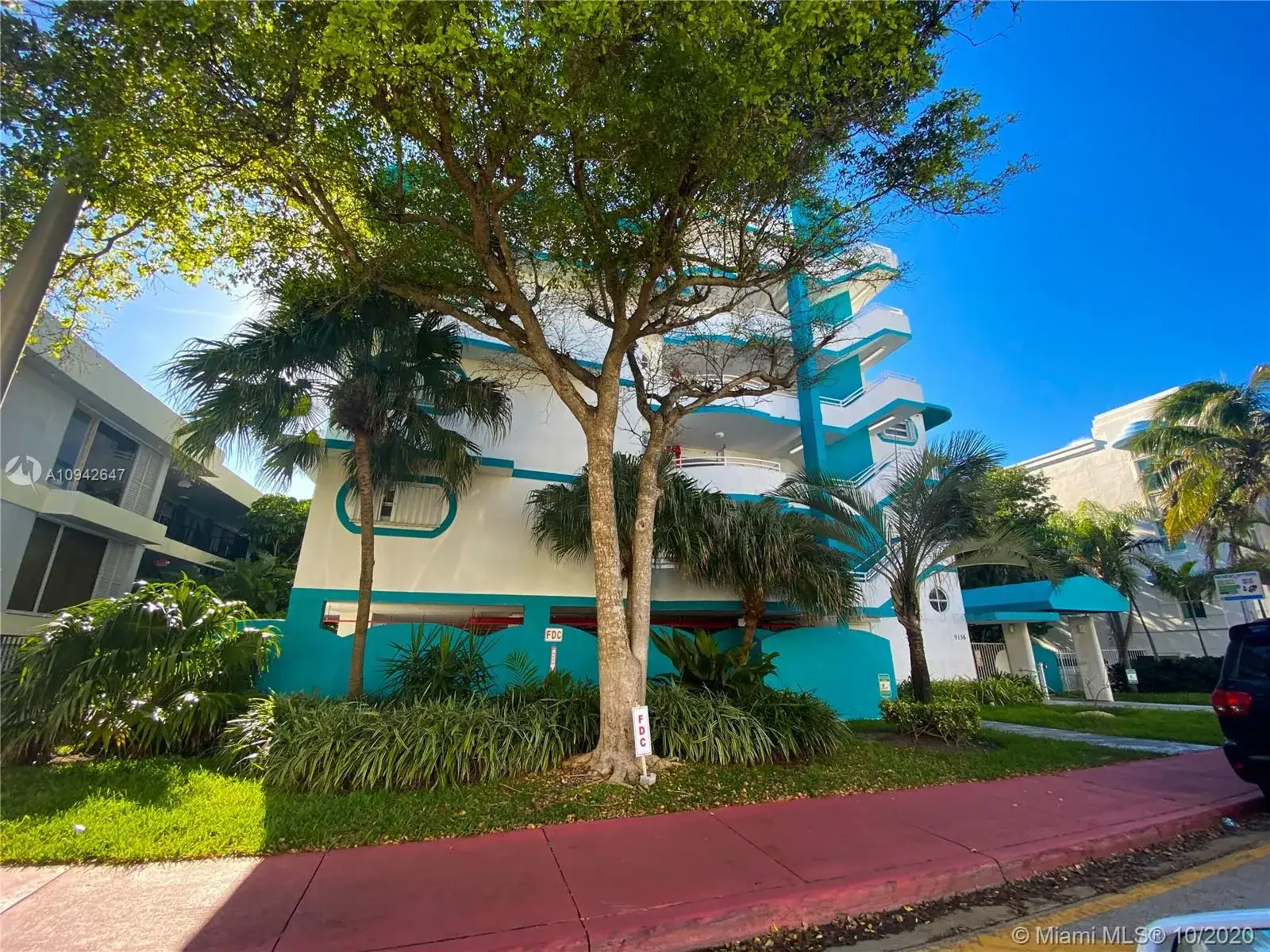 9156 Collins Ave # 405, Surfside FL 33154 photo 2