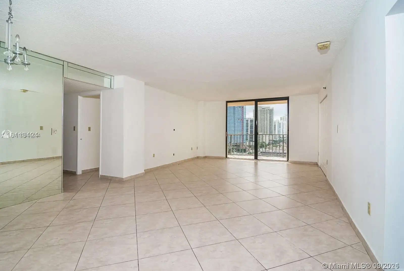210 174th St # 1905, Sunny Isles Beach FL 33160 photo 4