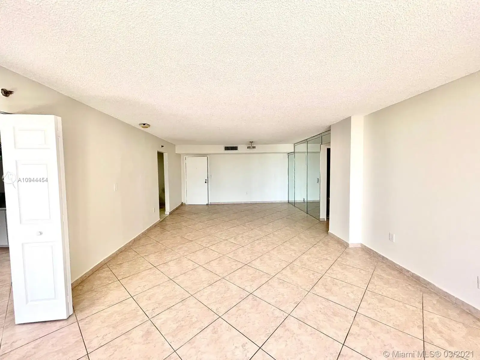 210 174th St # 1905, Sunny Isles Beach FL 33160 photo 5