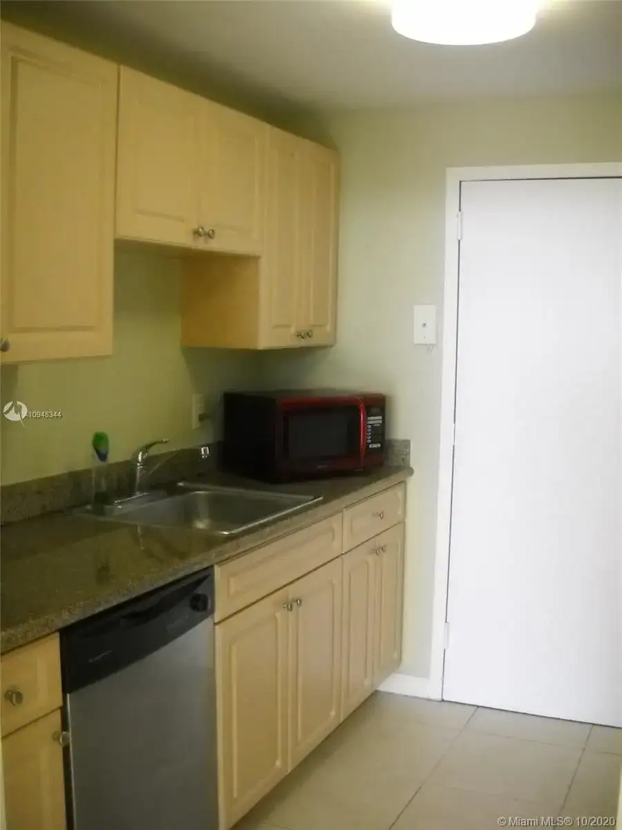 2020 NE 135th St # 709, North Miami FL 33181 photo 5