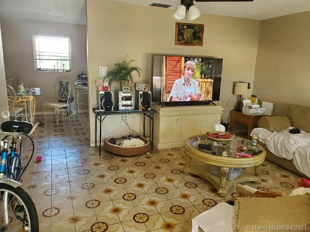 2338 Fillmore St, Hollywood FL 33020 photo 4