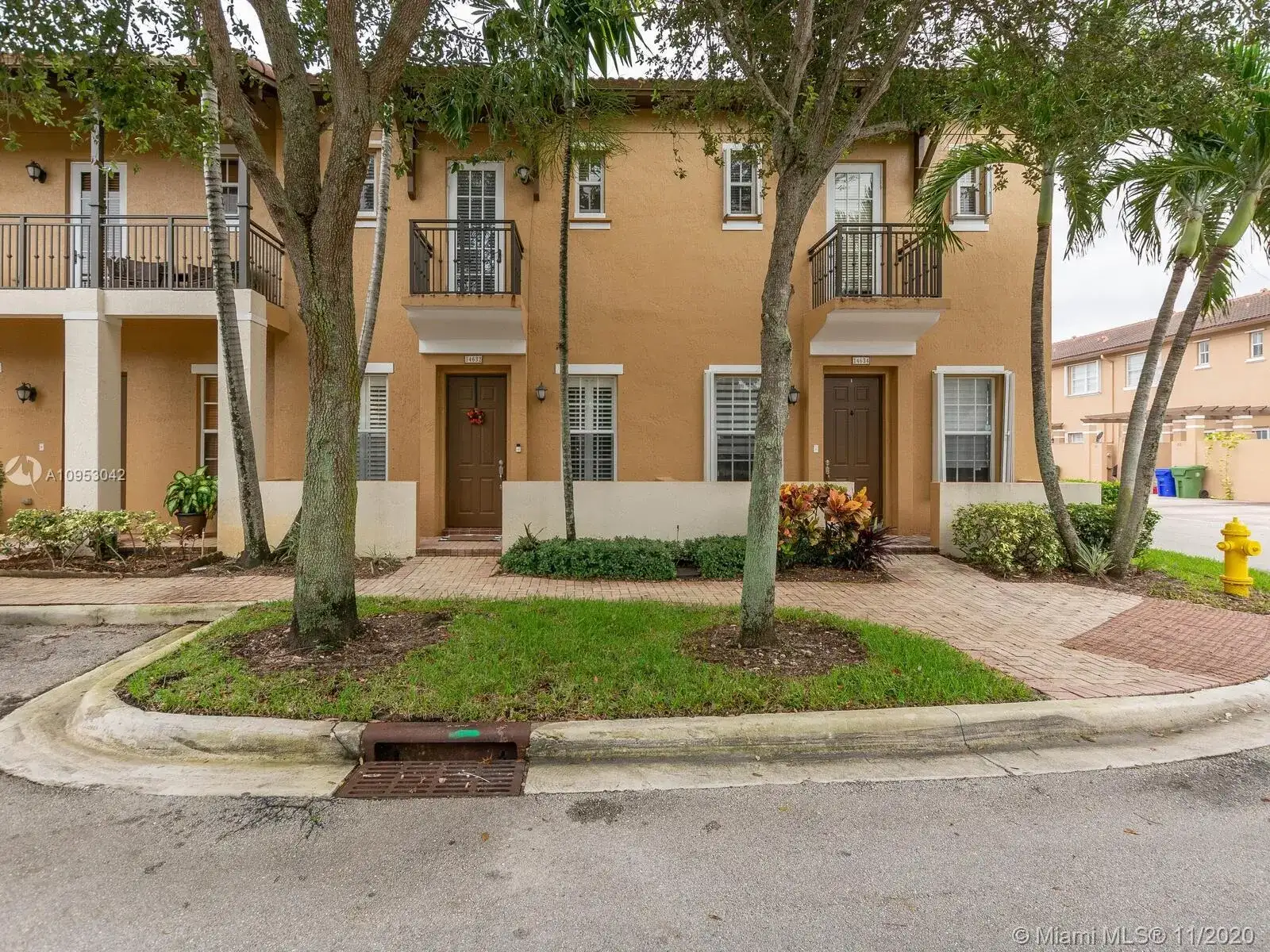 14632 SW 5th St # 5, Pembroke Pines FL 33027 photo 2