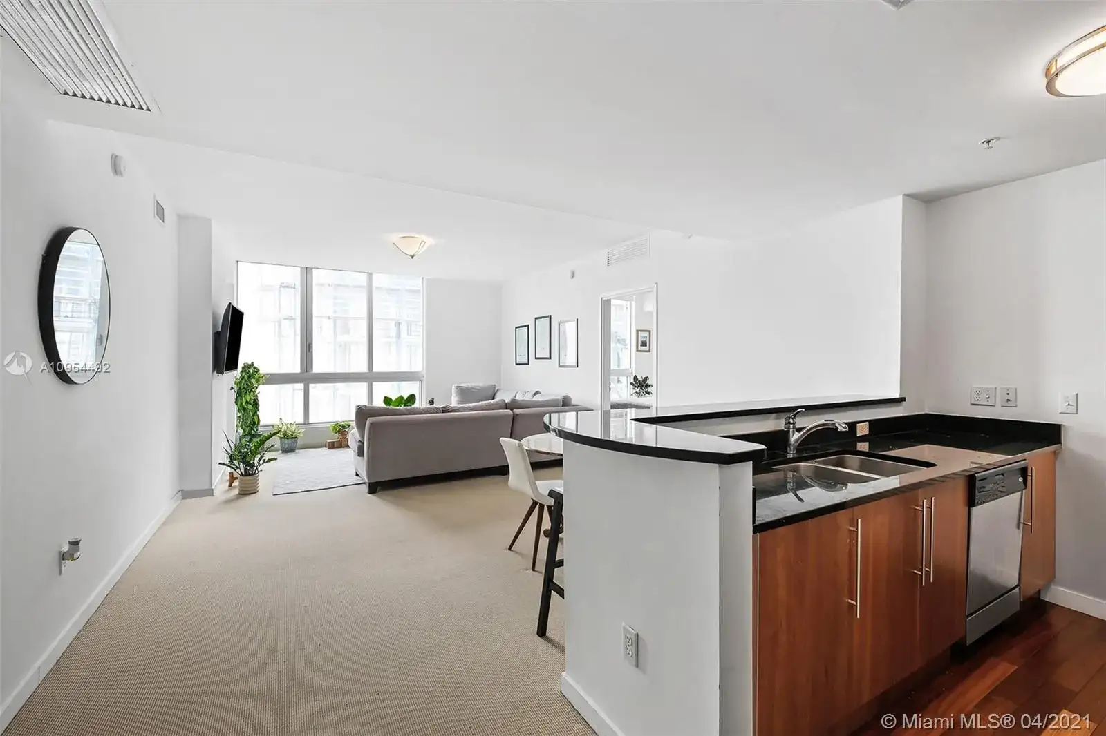 300 S Biscayne blvd # 2806, Miami FL 33131 photo 2