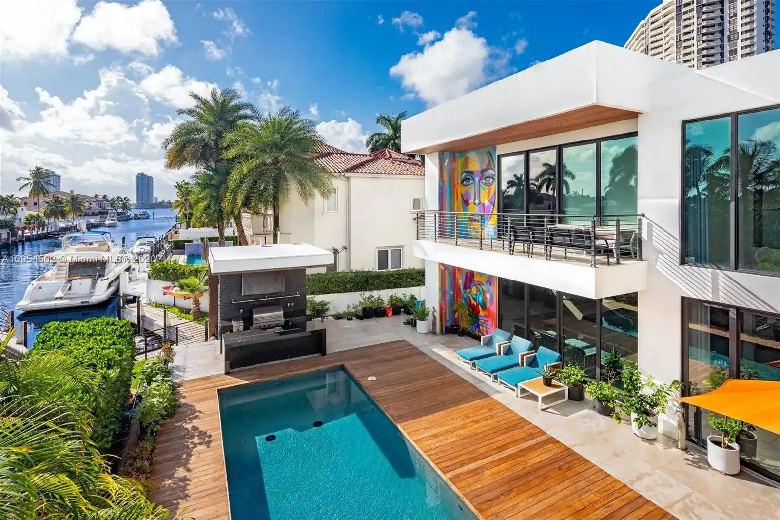 3462 NE 171st St, North Miami Beach FL 33160 photo 2