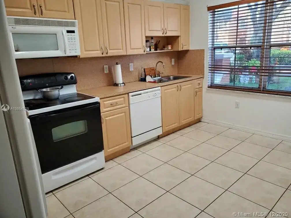 8530 NW 140th St # 1303, Miami Lakes FL 33016 photo 3