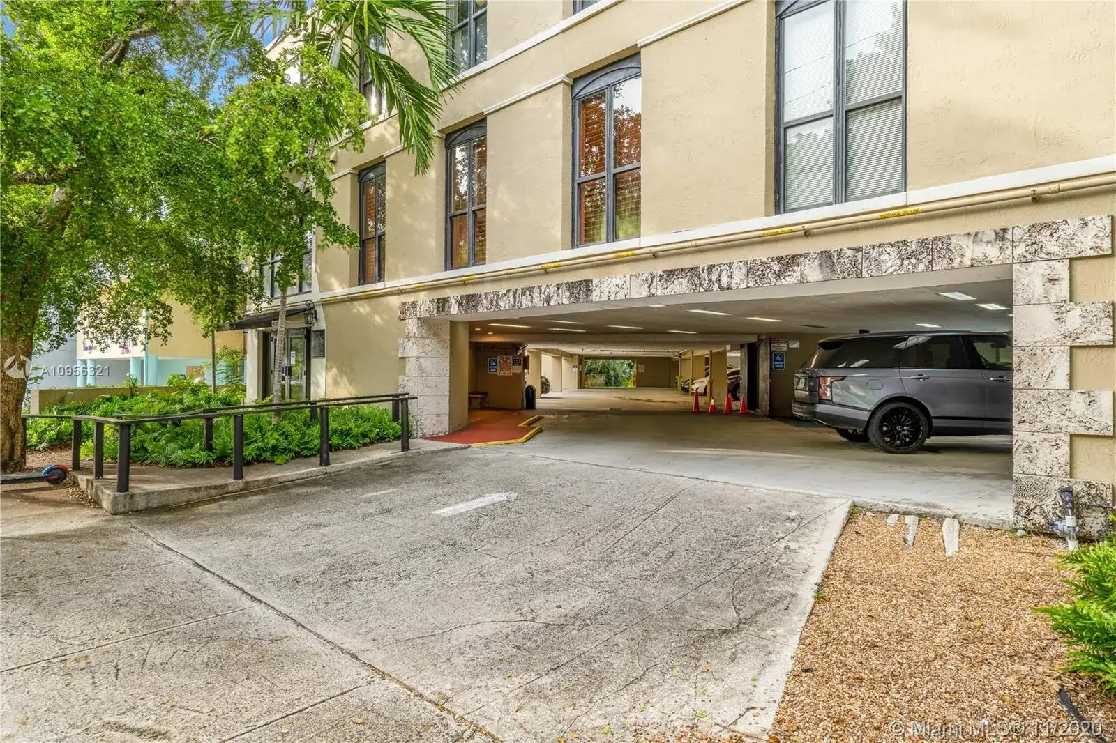 3006 Aviation Ave # 3A, Miami FL 33133 photo 3