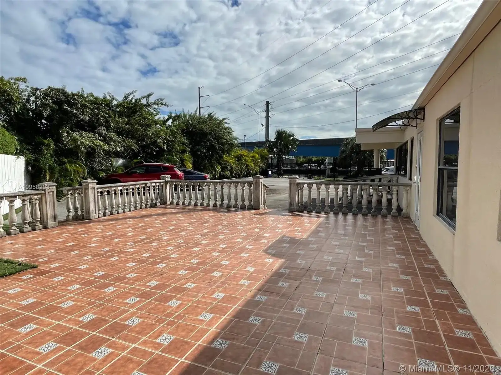 761 E Okeechobee Rd, Hialeah FL 33010 photo 2