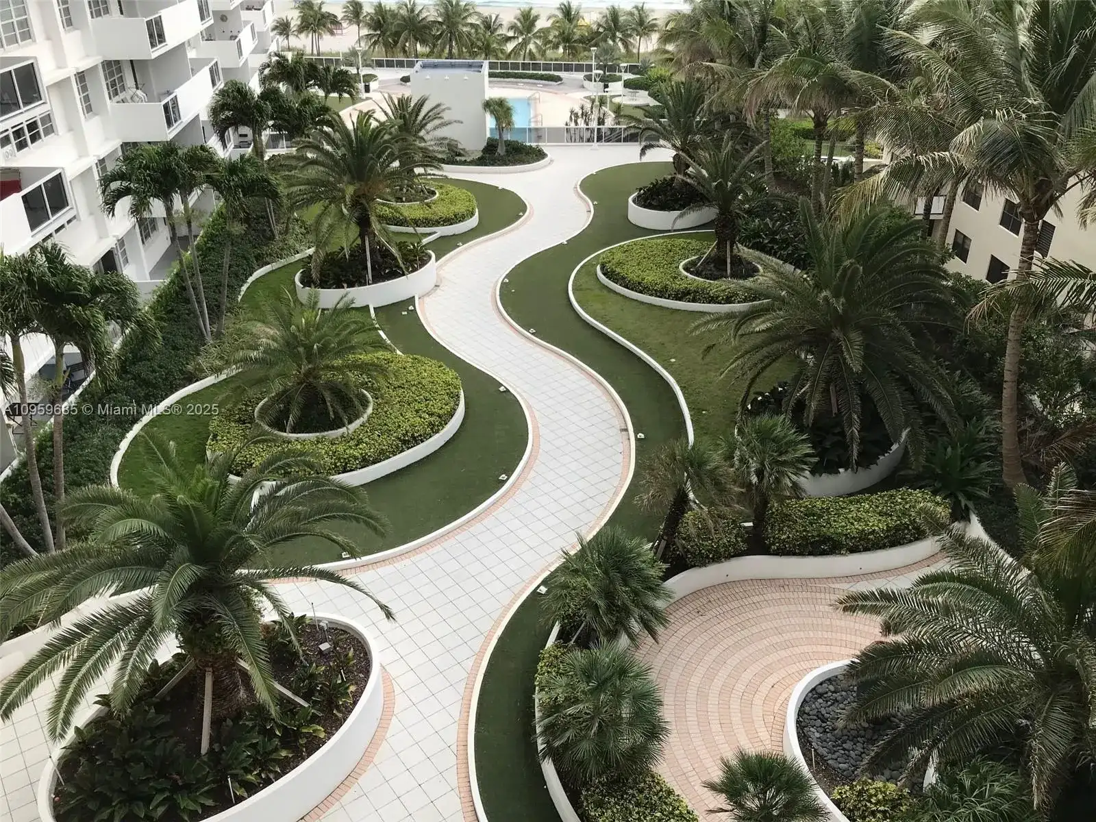 100 Lincoln Rd # 719, Miami Beach FL 33139 photo 2