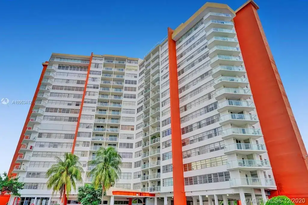 1351 NE Miami Gardens Dr # 1611E, Miami FL 33179 photo 2