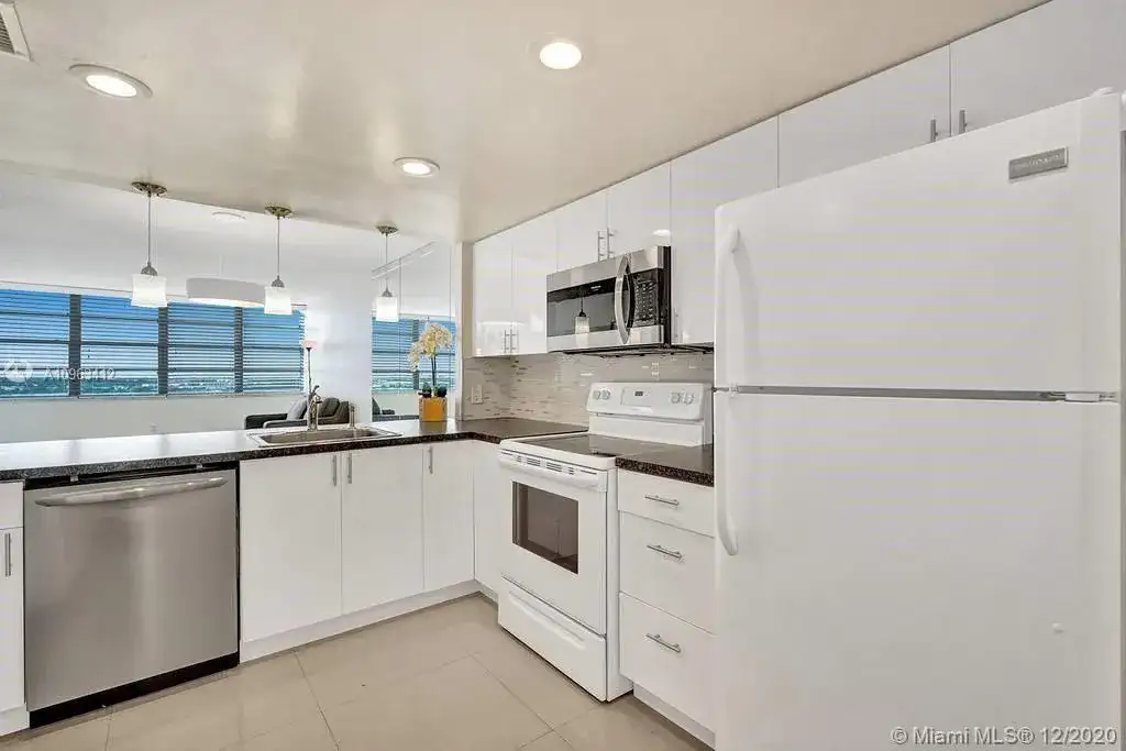 1351 NE Miami Gardens Dr # 1611E, Miami FL 33179 photo 3