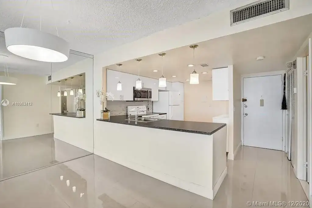 1351 NE Miami Gardens Dr # 1611E, Miami FL 33179 photo 5