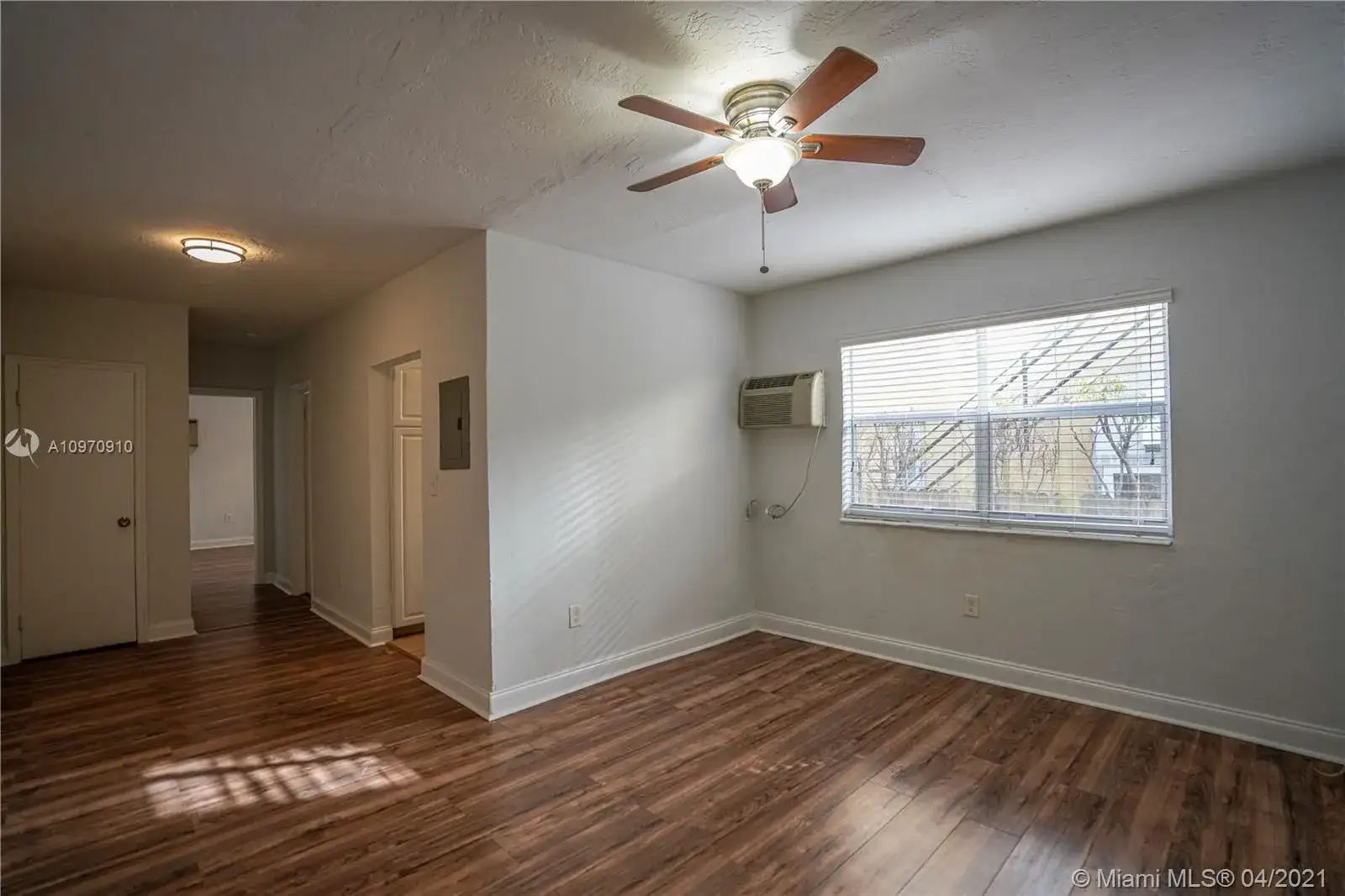 7510 Byron Ave # 4, Miami Beach FL 33141 photo 2