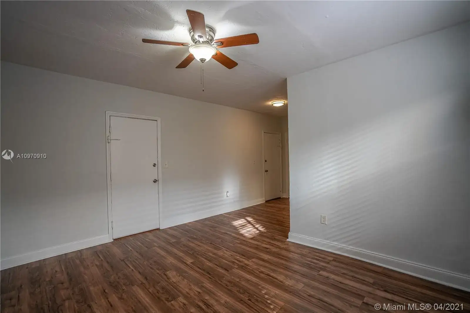 7510 Byron Ave # 4, Miami Beach FL 33141 photo 3