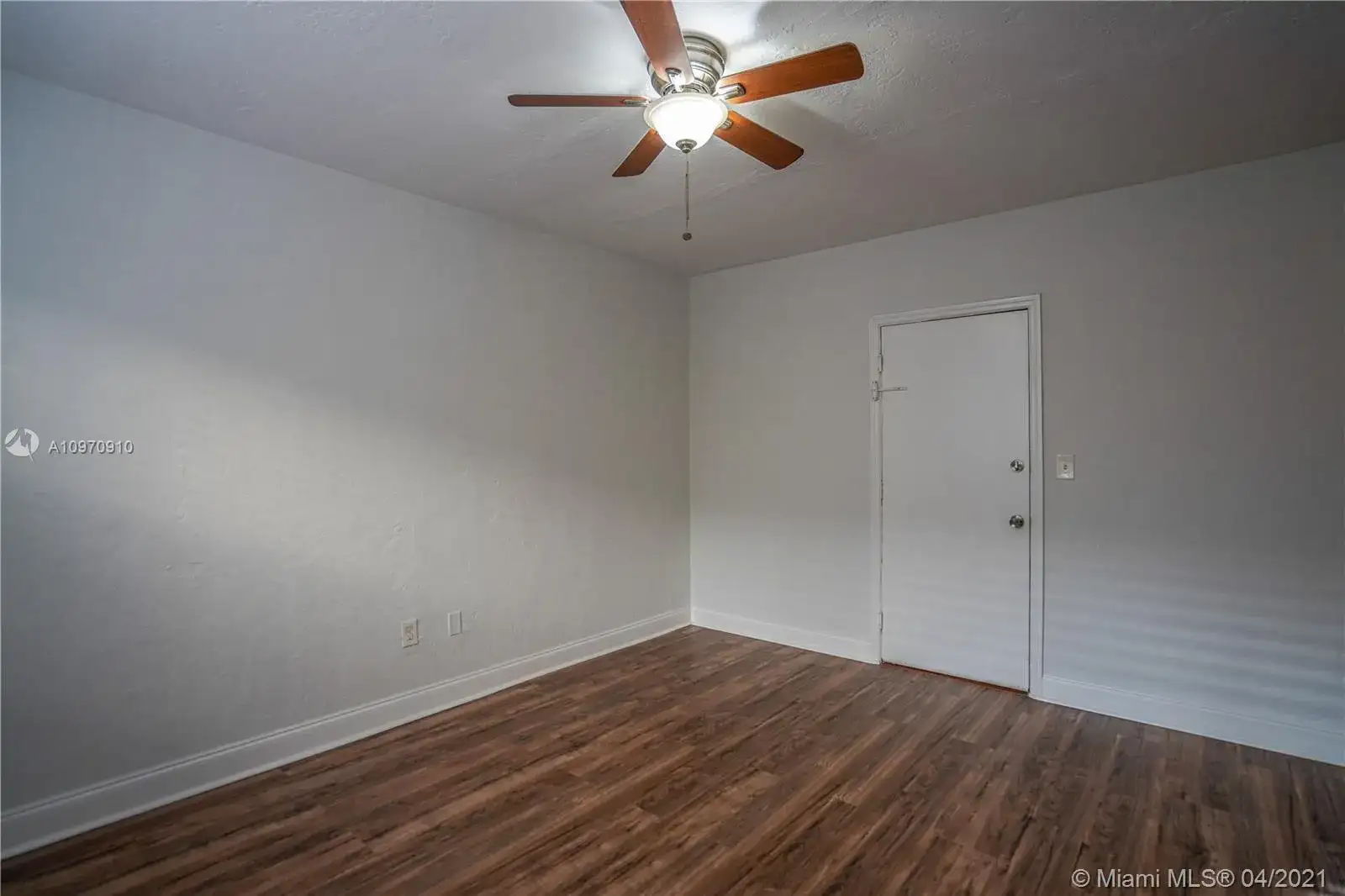 7510 Byron Ave # 4, Miami Beach FL 33141 photo 4