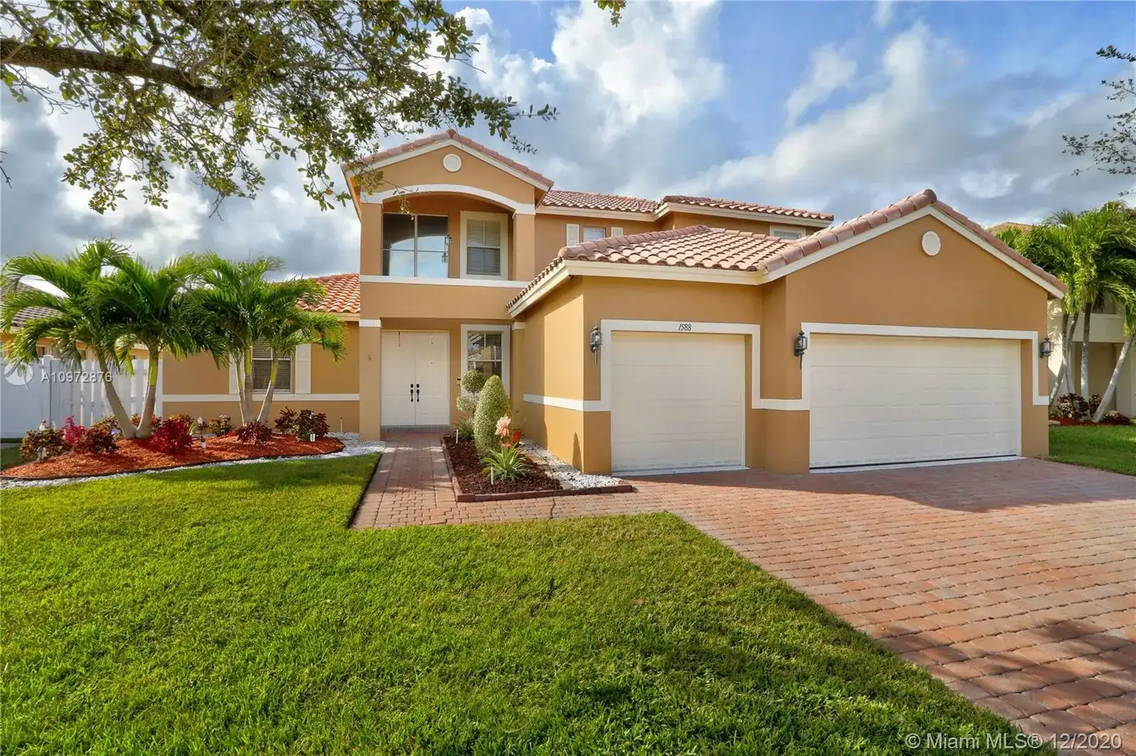 1588 SW 191st Ave, Pembroke Pines FL 33029 photo 2